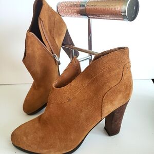 Crown Vintage Tan Heeled Boots Suede